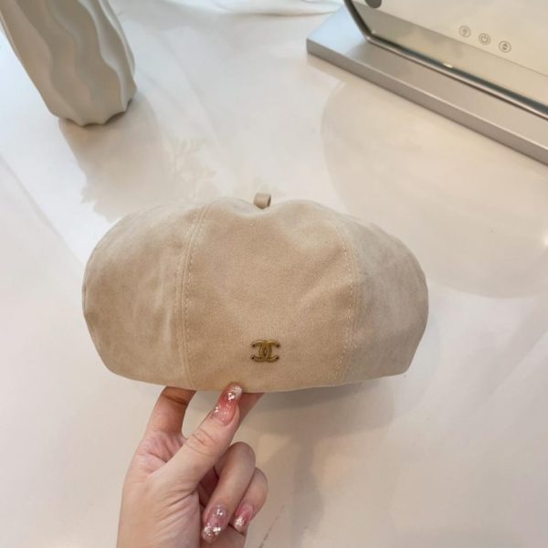 Il nuovo berretto zucca in pelle scamosciata autunnale e invernale di Chanel