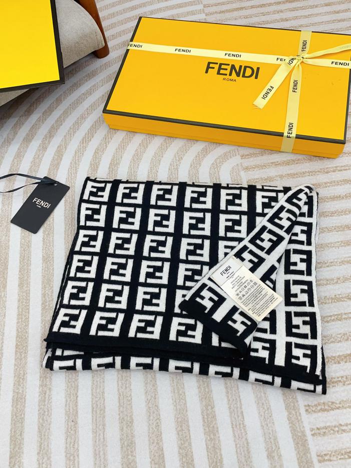 replica,repliche,fake,1:1,earrings,bracelet,ring,jewelry Sciarpa da uomo Fendi replica,repliche,fake,1:1,earrings,bracelet,ring,jewelry Sciarpa da uomo Fendi