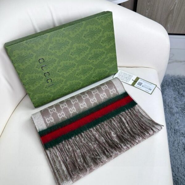 replica,repliche,fake,1:1,earrings,bracelet,ring,jewelry Sciarpa con lettera GG di Gucci