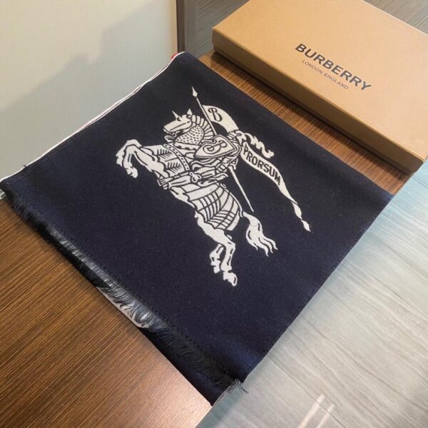 replica,repliche,fake,1:1,earrings,bracelet,ring,jewelry L’ultima sciarpa di Burberry per uomo e donna