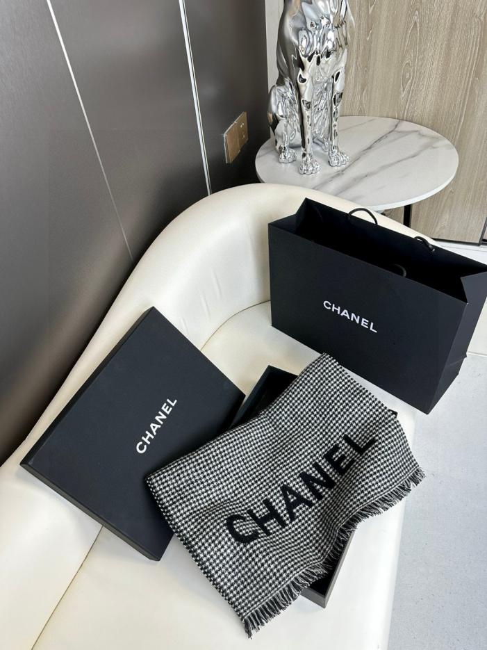 replica,repliche,fake,1:1,earrings,bracelet,ring,jewelry Nuova sciarpa CHANEL in cashmere replica,repliche,fake,1:1,earrings,bracelet,ring,jewelry Nuova sciarpa CHANEL in cashmere