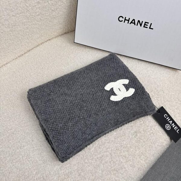 replica,repliche,fake,1:1,earrings,bracelet,ring,jewelry CHANEL contro la nuova sciarpa lunga lavorata a maglia