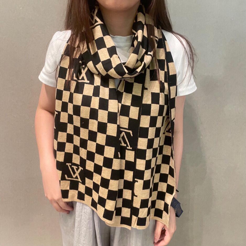replica,repliche,fake,1:1,earrings,bracelet,ring,jewelry Sciarpa unisex classica a scacchiera LV Checkerboard replica,repliche,fake,1:1,earrings,bracelet,ring,jewelry Sciarpa unisex classica a scacchiera LV Checkerboard