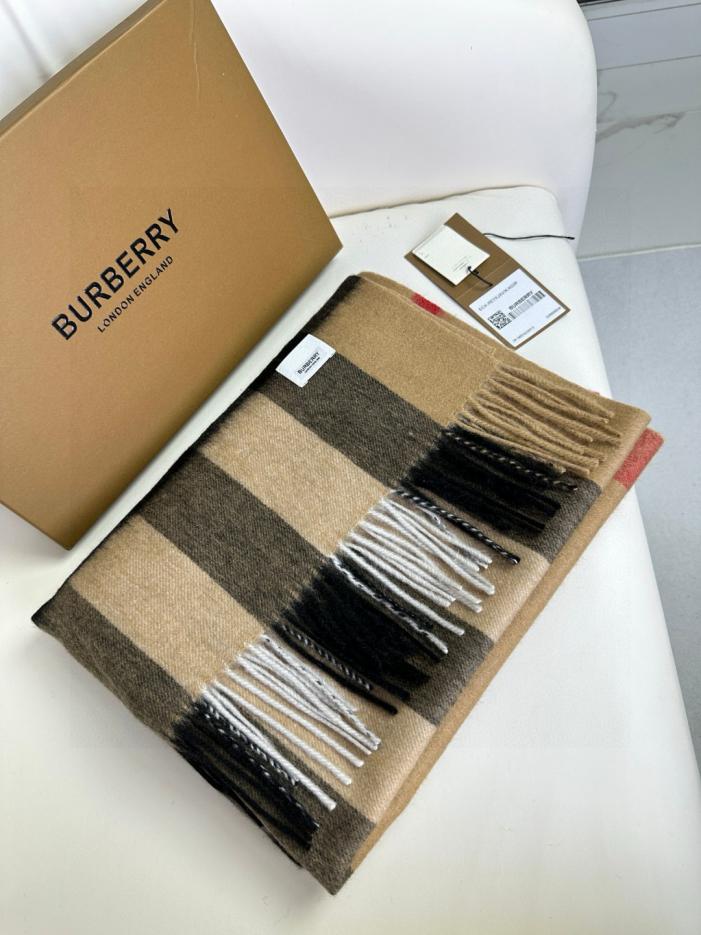 replica,repliche,fake,1:1,earrings,bracelet,ring,jewelry Scialle scozzese grande classico di Burberry replica,repliche,fake,1:1,earrings,bracelet,ring,jewelry Scialle scozzese grande classico di Burberry