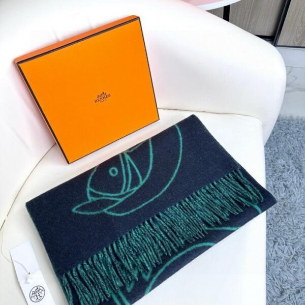 Nuova sciarpa di Hermès