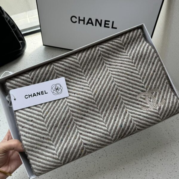 replica,repliche,fake,1:1,earrings,bracelet,ring,jewelry Sciarpa nuova di Chanel