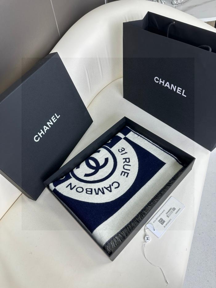 replica,repliche,fake,1:1,earrings,bracelet,ring,jewelry Sciarpa Chanel double face bicolore in tessuto jacquard lana e seta replica,repliche,fake,1:1,earrings,bracelet,ring,jewelry Sciarpa Chanel double face bicolore in tessuto jacquard lana e seta