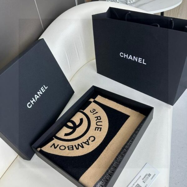 replica,repliche,fake,1:1,earrings,bracelet,ring,jewelry Sciarpa Chanel double face bicolore in tessuto jacquard lana e seta