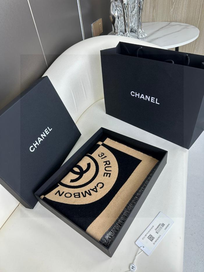 replica,repliche,fake,1:1,earrings,bracelet,ring,jewelry Sciarpa Chanel double face bicolore in tessuto jacquard lana e seta replica,repliche,fake,1:1,earrings,bracelet,ring,jewelry Sciarpa Chanel double face bicolore in tessuto jacquard lana e seta