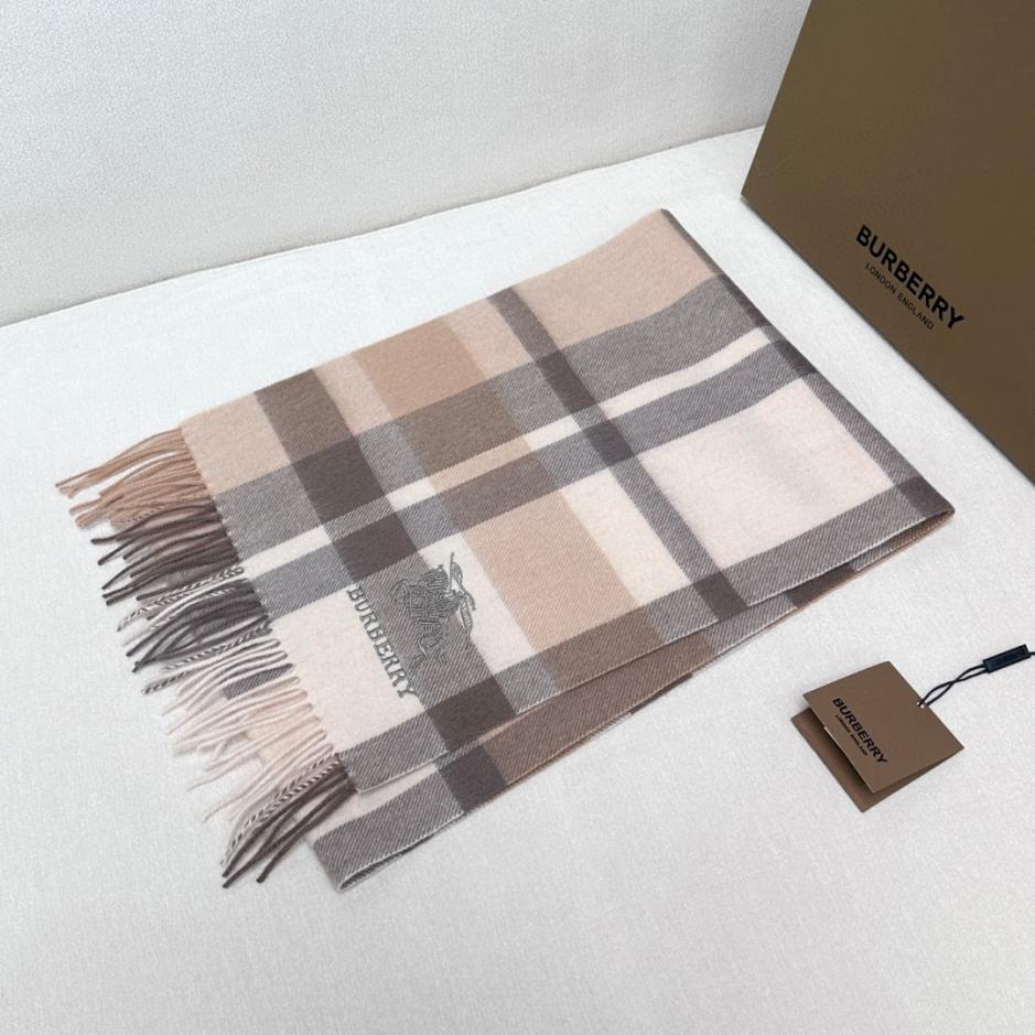 replica,repliche,fake,1:1,earrings,bracelet,ring,jewelry Burberry Sciarpa classica Burberry con cavallo da guerra ricamato replica,repliche,fake,1:1,earrings,bracelet,ring,jewelry Burberry Sciarpa classica Burberry con cavallo da guerra ricamato