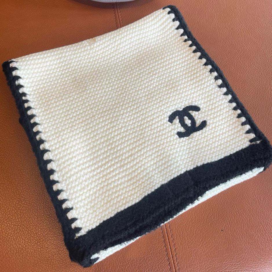 replica,repliche,fake,1:1,earrings,bracelet,ring,jewelry Sciarpa CHANEL in cashmere lavorata a maglia con gancio replica,repliche,fake,1:1,earrings,bracelet,ring,jewelry Sciarpa CHANEL in cashmere lavorata a maglia con gancio