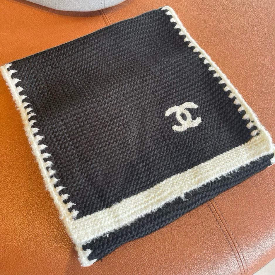 replica,repliche,fake,1:1,earrings,bracelet,ring,jewelry Sciarpa CHANEL in cashmere lavorata a maglia con gancio replica,repliche,fake,1:1,earrings,bracelet,ring,jewelry Sciarpa CHANEL in cashmere lavorata a maglia con gancio