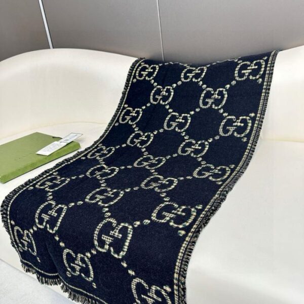 GUCCI motivo GG Preziosa sciarpa in lana jacquard double face con finiture a frange
