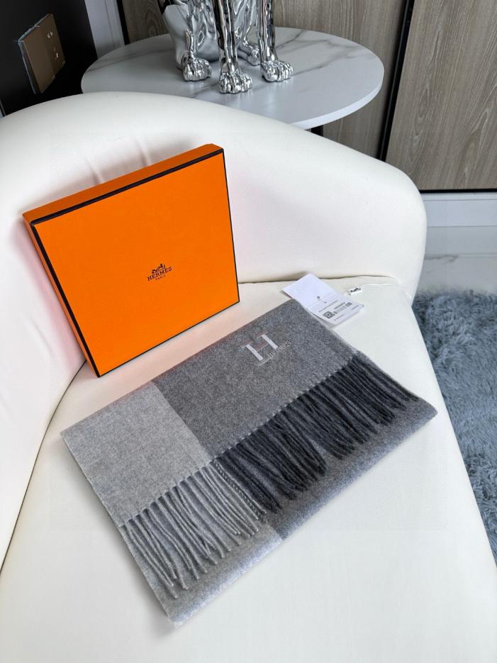 replica,repliche,fake,1:1,earrings,bracelet,ring,jewelry Hermes Sciarpa colorata double face Hermes Big H replica,repliche,fake,1:1,earrings,bracelet,ring,jewelry Hermes Sciarpa colorata double face Hermes Big H