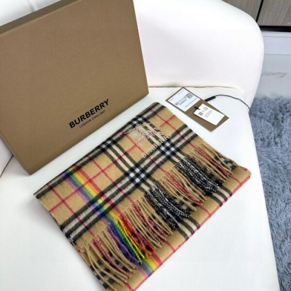 replica,repliche,fake,1:1,earrings,bracelet,ring,jewelry Burberry cavallo da guerra scozzese Sciarpa Burberry scozzese arcobaleno di fascia alta in puro cashmere