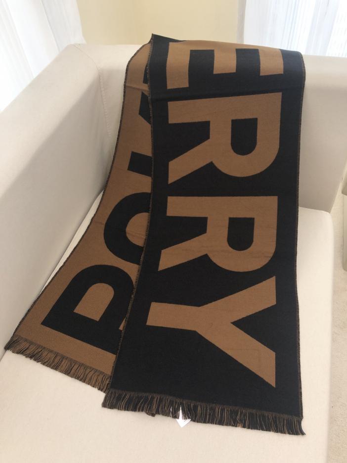 replica,repliche,fake,1:1,earrings,bracelet,ring,jewelry L’ultima sciarpa double face di Burberry con grandi lettere replica,repliche,fake,1:1,earrings,bracelet,ring,jewelry L’ultima sciarpa double face di Burberry con grandi lettere