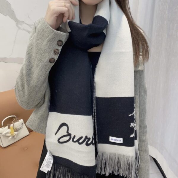 replica,repliche,fake,1:1,earrings,bracelet,ring,jewelry Sciarpa bicolore double face di Burberry per uomo e donna