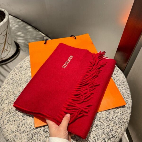 replica,repliche,fake,1:1,earrings,bracelet,ring,jewelry Scialle universale in cashmere double face da uomo e da donna della sfilata di moda di Parigi Hermès 2024