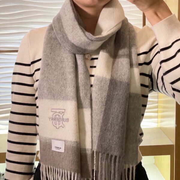 replica,repliche,fake,1:1,earrings,bracelet,ring,jewelry Sciarpe Burberry per uomo e donna