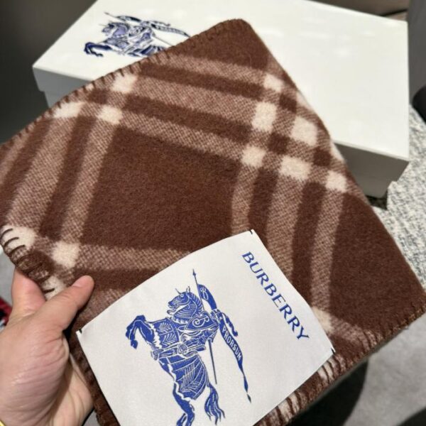 Sciarpa Burberry in misto cashmere e lana