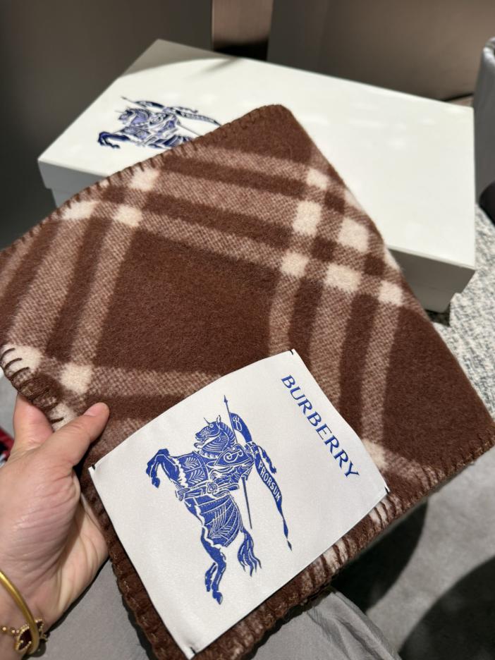 replica,repliche,fake,1:1,earrings,bracelet,ring,jewelry Sciarpa Burberry in misto cashmere e lana replica,repliche,fake,1:1,earrings,bracelet,ring,jewelry Sciarpa Burberry in misto cashmere e lana
