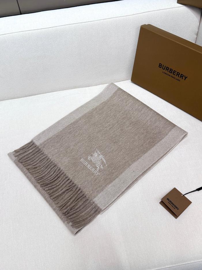 replica,repliche,fake,1:1,earrings,bracelet,ring,jewelry Burberry ricamato War Horse 2024 Ultimo modello di coppia unisex replica,repliche,fake,1:1,earrings,bracelet,ring,jewelry Burberry ricamato War Horse 2024 Ultimo modello di coppia unisex