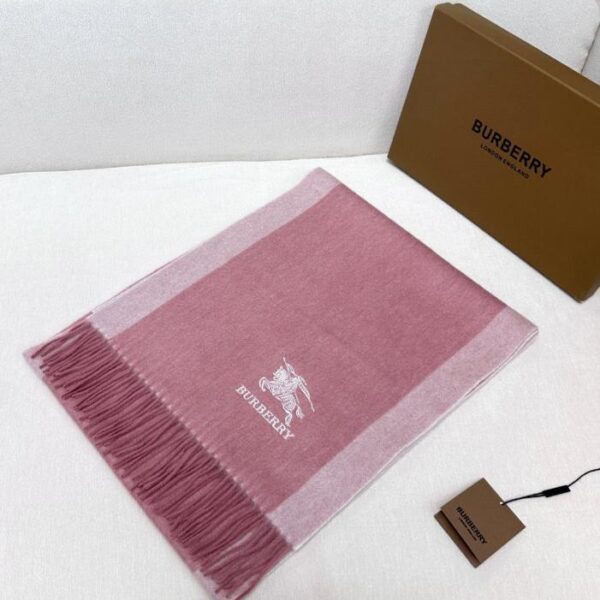 replica,repliche,fake,1:1,earrings,bracelet,ring,jewelry Burberry ricamato War Horse 2024 Ultimo modello di coppia unisex