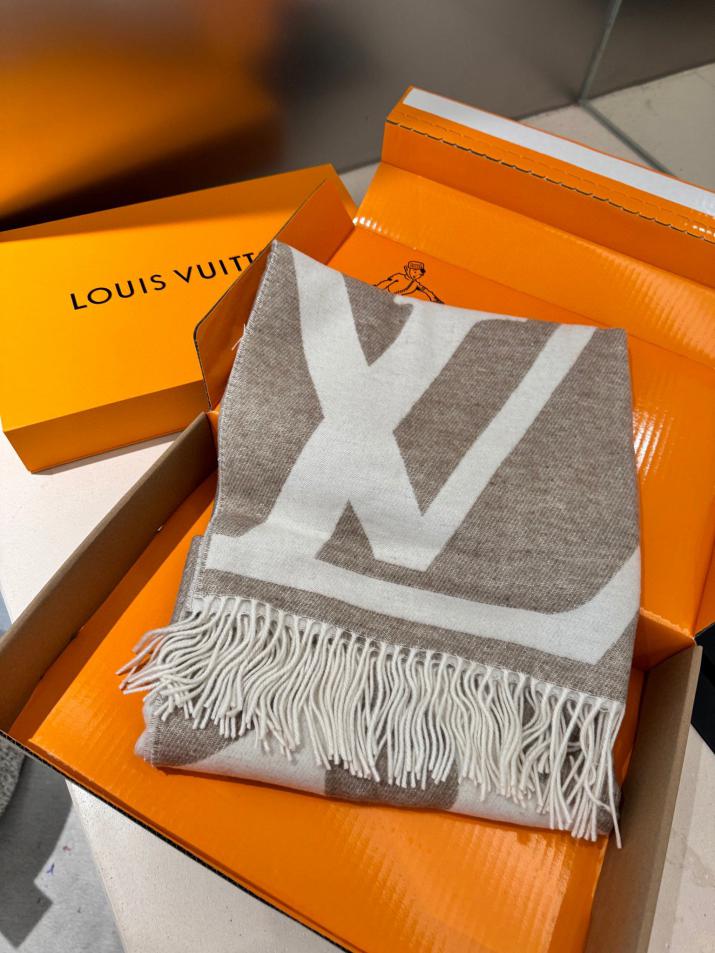 replica,repliche,fake,1:1,earrings,bracelet,ring,jewelry Scialle in cashmere oro Louis Vuitton replica,repliche,fake,1:1,earrings,bracelet,ring,jewelry Scialle in cashmere oro Louis Vuitton