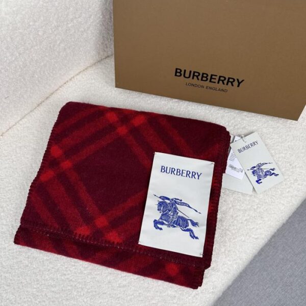 replica,repliche,fake,1:1,earrings,bracelet,ring,jewelry Sciarpa Burberry in misto lana e cashmere