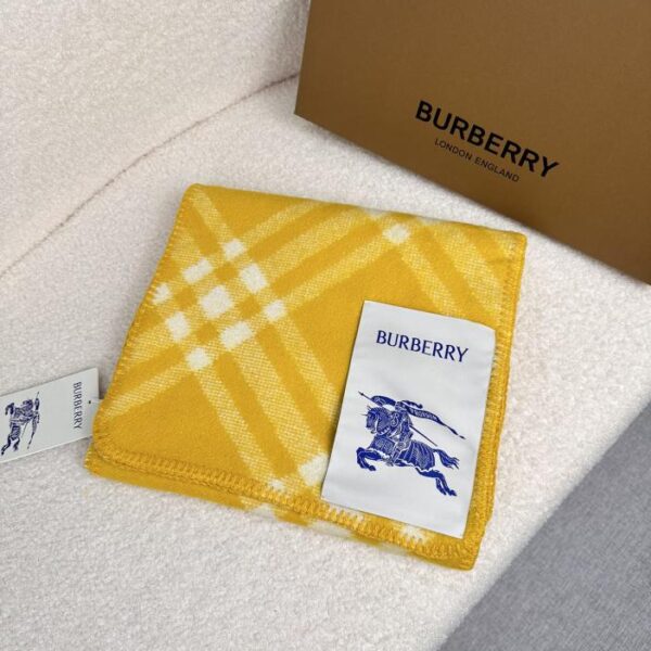 replica,repliche,fake,1:1,earrings,bracelet,ring,jewelry Sciarpa Burberry in misto cashmere e lana
