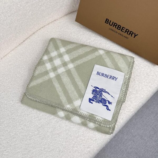replica,repliche,fake,1:1,earrings,bracelet,ring,jewelry Sciarpa Burberry in misto cashmere e lana