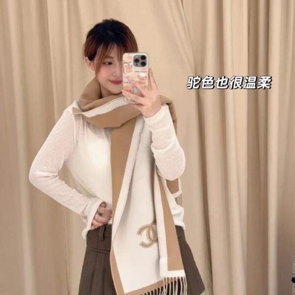 Sciarpa CHANEL in cashmere double color albicocca
