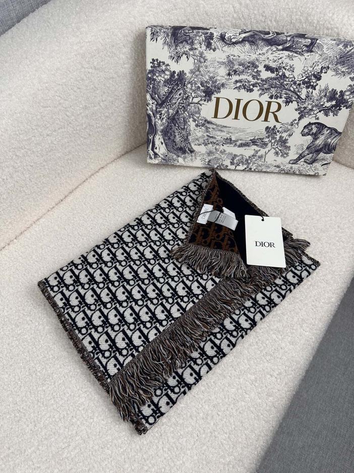 replica,repliche,fake,1:1,earrings,bracelet,ring,jewelry L’ultima sciarpa di Dior, stesso stile per uomo e donna replica,repliche,fake,1:1,earrings,bracelet,ring,jewelry L’ultima sciarpa di Dior, stesso stile per uomo e donna