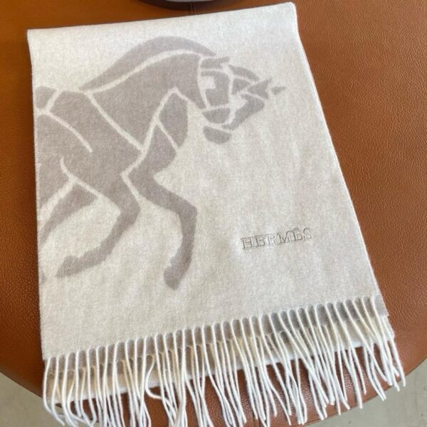 replica,repliche,fake,1:1,earrings,bracelet,ring,jewelry Sciarpa Hermès in cashmere jacquard