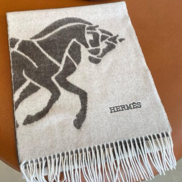 replica,repliche,fake,1:1,earrings,bracelet,ring,jewelry Sciarpa Hermès in cashmere jacquard
