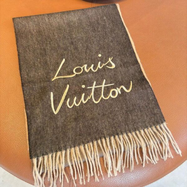 replica,repliche,fake,1:1,earrings,bracelet,ring,jewelry Nuova sciarpa sfumata di Louis Vuitton