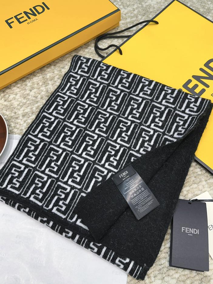 replica,repliche,fake,1:1,earrings,bracelet,ring,jewelry Sciarpa Fendi in cashmere sincronizzata genitore-figlio replica,repliche,fake,1:1,earrings,bracelet,ring,jewelry Sciarpa Fendi in cashmere sincronizzata genitore-figlio