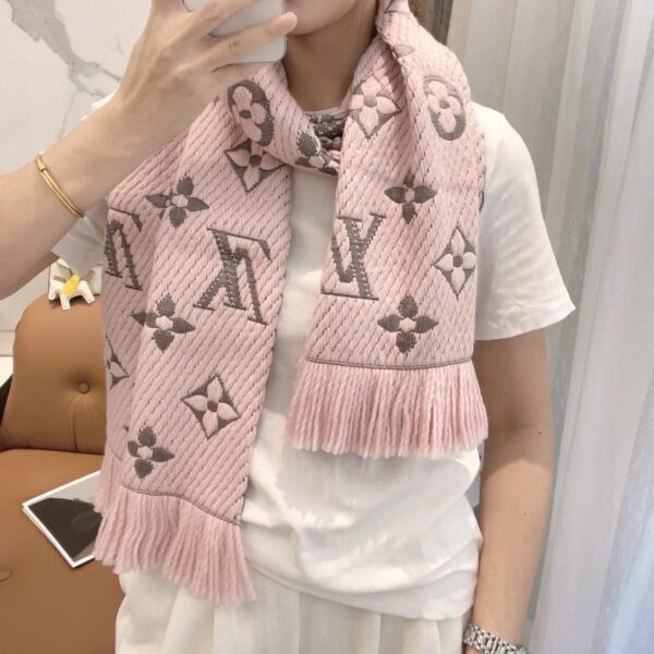 replica,repliche,fake,1:1,earrings,bracelet,ring,jewelry Louis Vuitton Sciarpa Louis Vuitton in lana autunno e inverno