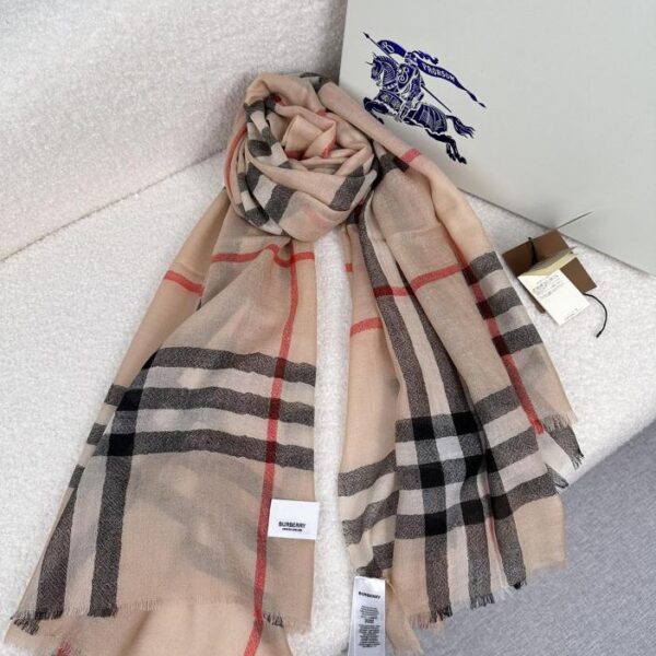 replica,repliche,fake,1:1,earrings,bracelet,ring,jewelry Sciarpa scozzese nuova classica di Burberry
