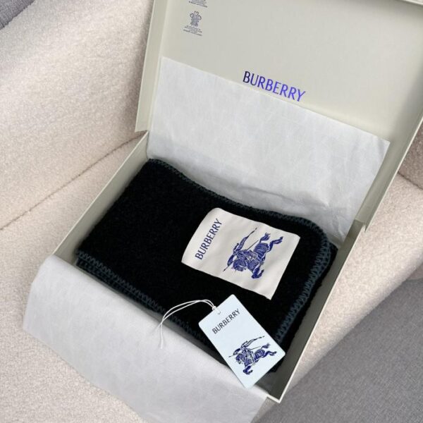 replica,repliche,fake,1:1,earrings,bracelet,ring,jewelry La nuova bellissima sciarpa floreale in mohair di Burberry