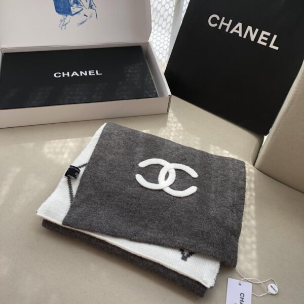 replica,repliche,fake,1:1,earrings,bracelet,ring,jewelry CHANEL Nuova sciarpa in maglia di cashmere di Chanel