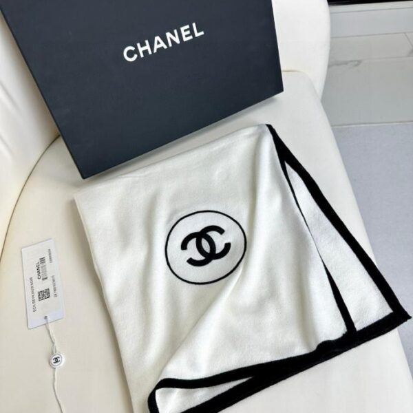 replica,repliche,fake,1:1,earrings,bracelet,ring,jewelry Sciarpa lunga Chanel in velluto sottile