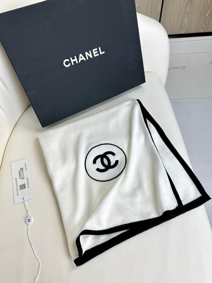 replica,repliche,fake,1:1,earrings,bracelet,ring,jewelry Sciarpa lunga Chanel in velluto sottile replica,repliche,fake,1:1,earrings,bracelet,ring,jewelry Sciarpa lunga Chanel in velluto sottile