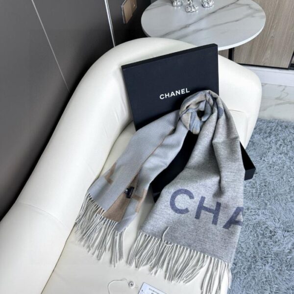 replica,repliche,fake,1:1,earrings,bracelet,ring,jewelry Sciarpa scialle double face CHANEL in cashmere