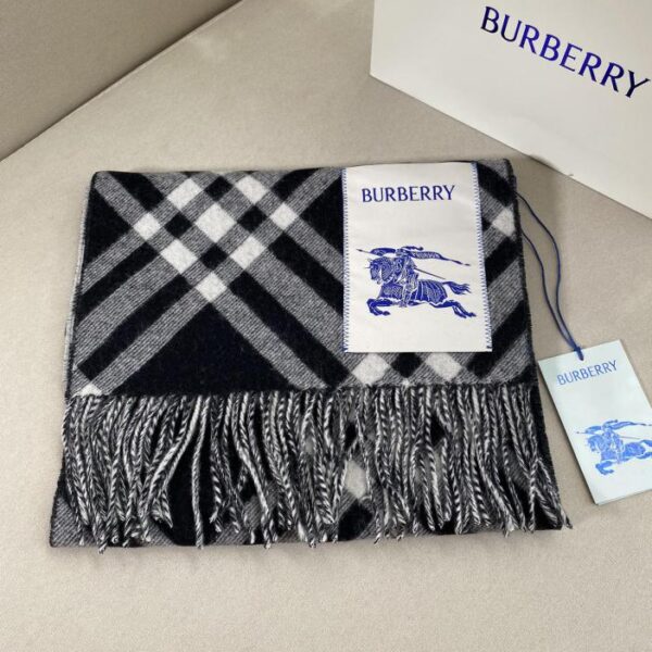 replica,repliche,fake,1:1,earrings,bracelet,ring,jewelry Sciarpa reversibile scozzese di Burberry