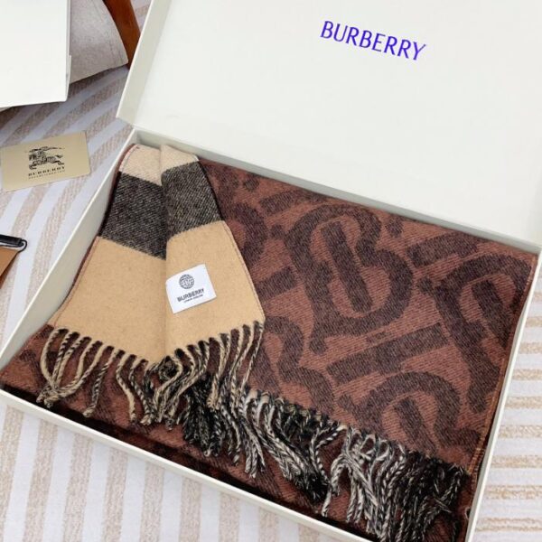 replica,repliche,fake,1:1,earrings,bracelet,ring,jewelry Sciarpa reversibile Burberry caffè scuro