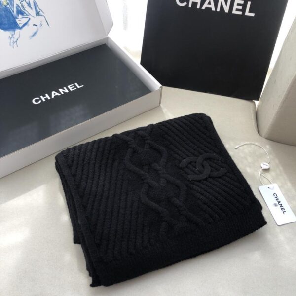 Sciarpa GUCCI classica in cashmere lavorata a maglia doppia C colorata