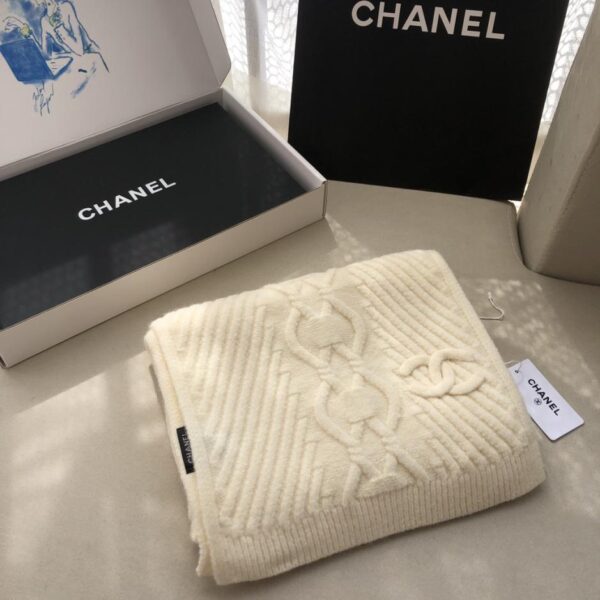 Sciarpa GUCCI classica in cashmere lavorata a maglia doppia C colorata