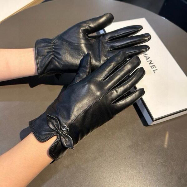 replica,repliche,fake,1:1,earrings,bracelet,ring,jewelry Guanti touch Chanel