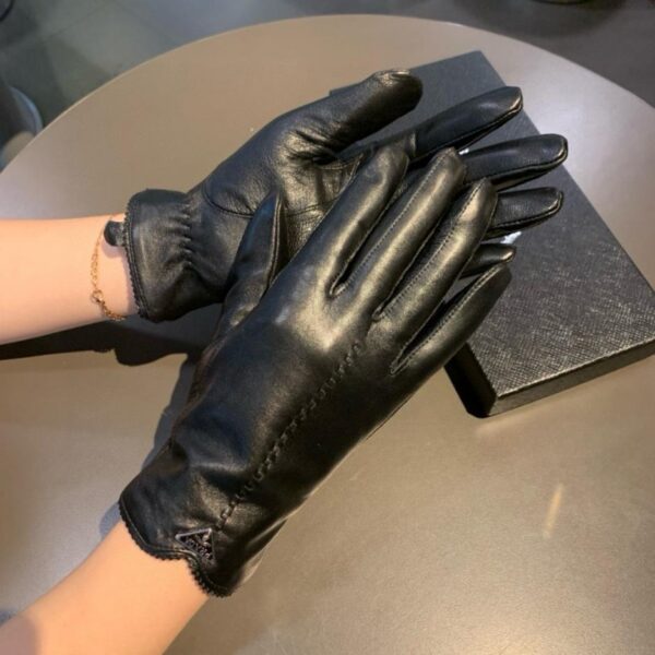 replica,repliche,fake,1:1,earrings,bracelet,ring,jewelry Guanti touch Prada